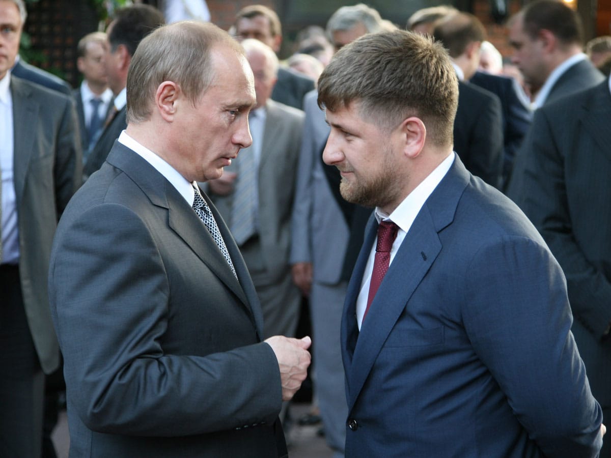 Путин наградил Кадырова Орденом почета