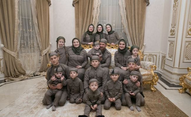 Би-Би-Си: В Чечне более 300 улиц названо в честь родных Кадырова